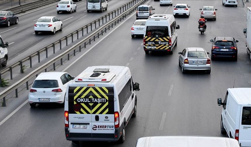 Kamu personeli, öğrenci çocuğuyla servis aracına binebilecek