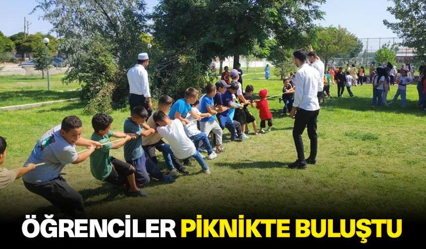 Öğrenciler piknikte buluştu