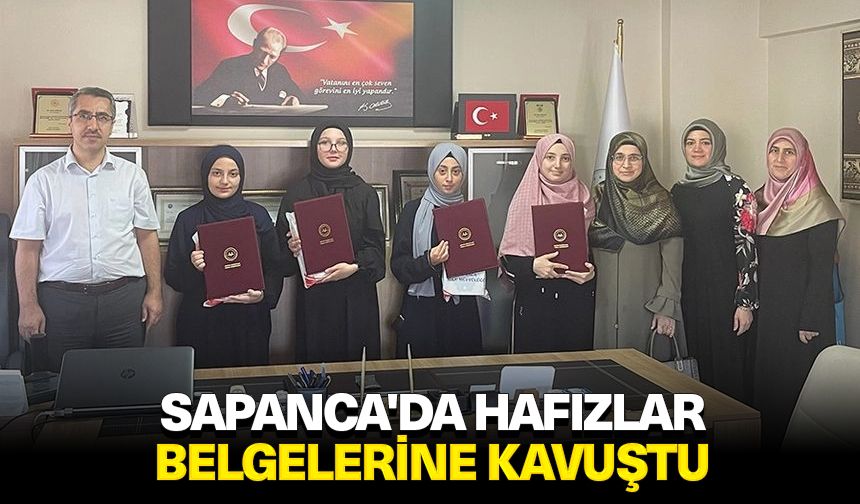 Sapanca'da hafızlar belgelerine kavuştu