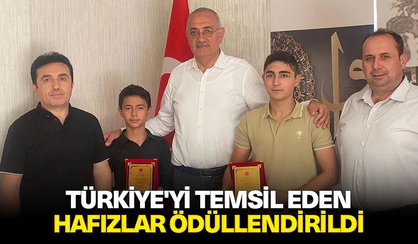 Türkiye'yi temsil eden hafızlar ödüllendirildi