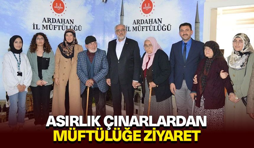 Asırlık çınarlardan müftülüğe ziyaret