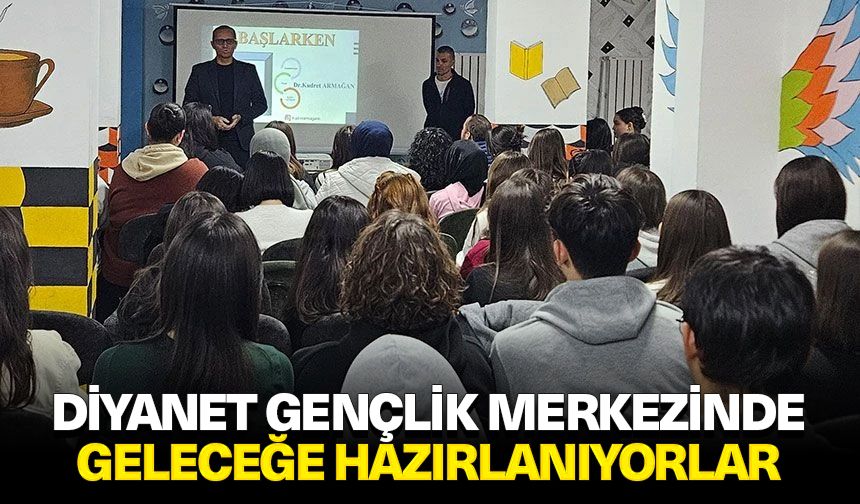 Diyanet Gençlik Merkezinde geleceğe hazırlanıyorlar