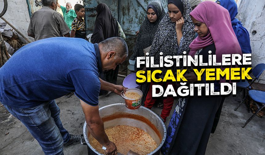 Filistinlilere sıcak yemek dağıtıldı