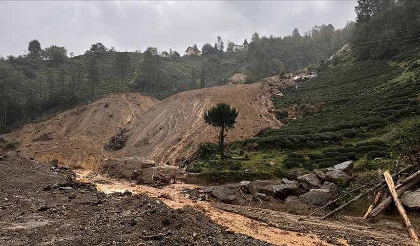 Rize Valiliğinden "şiddetli yağışa karşı dikkatli olun" uyarısı