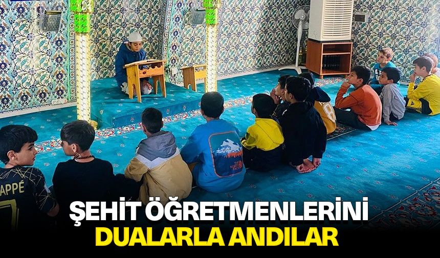 Şehit öğretmenlerini dualarla andılar