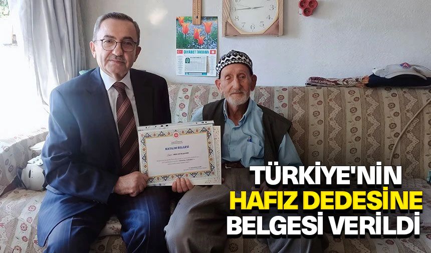 Türkiye'nin hafız dedesine belgesi verildi