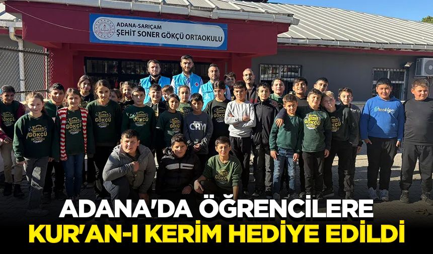 Adana'da öğrencilere Kur'an-ı Kerim hediye edildi