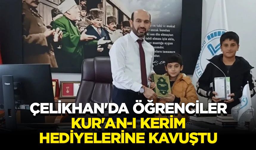 Çelikhan'da öğrenciler Kur'an-ı Kerim hediyelerine kavuştu