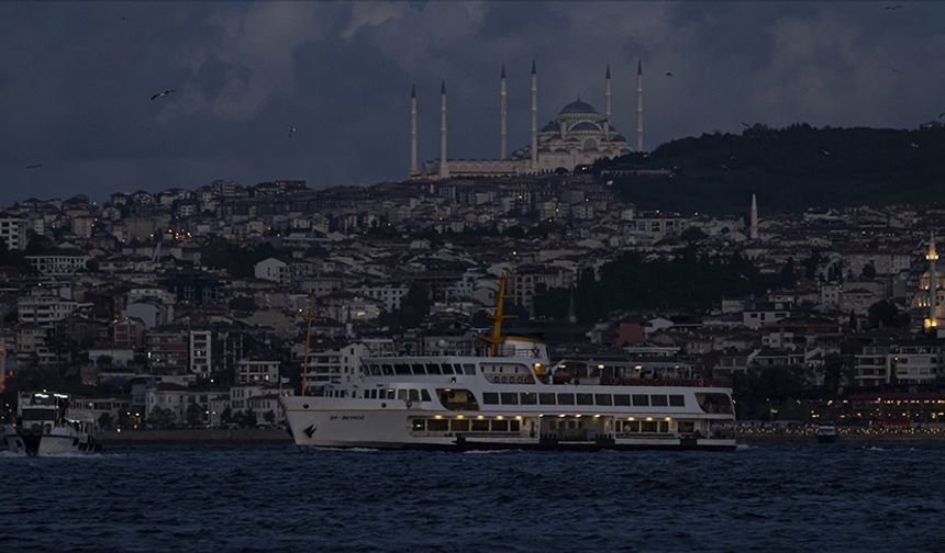 İstanbul'da vapur seferlerine hava muhalefeti engeli