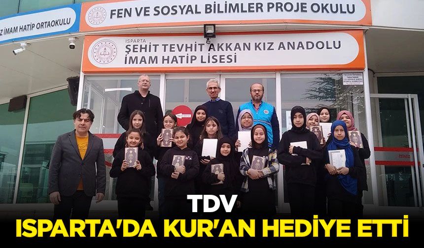 TDV, Isparta'da Kur'an hediye etti