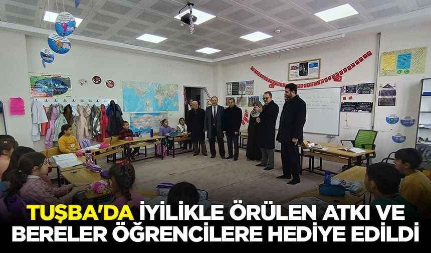 Tuşba'da iyilikle örülen atkı ve bereler öğrencilere hediye edildi