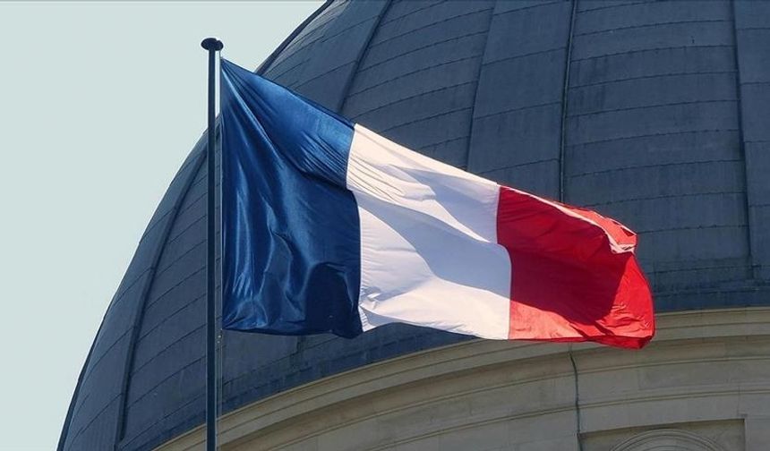 Fransa'da bir cami ve Türk derneği ırkçı saldırıya uğradı