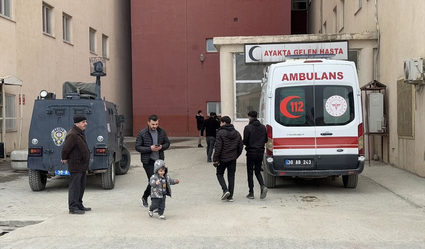 Hakkari'de 43 öğrenci gıda zehirlenmesi şüphesiyle hastaneye kaldırıldı