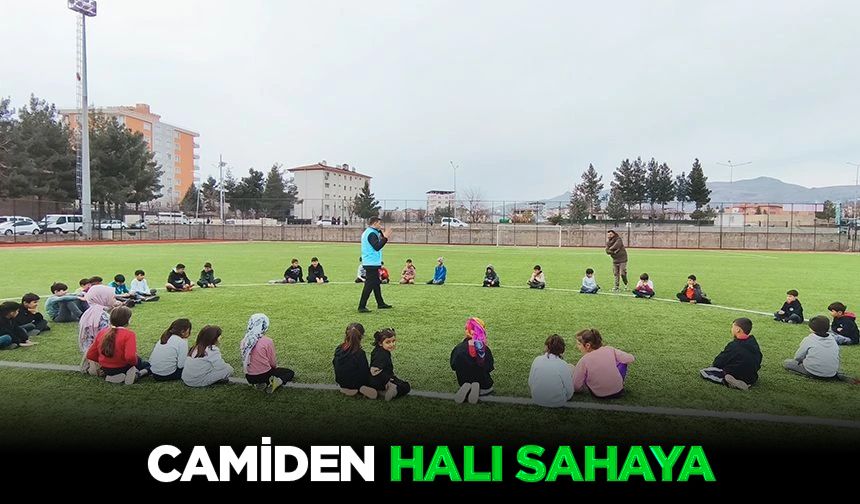 Camiden halı sahaya