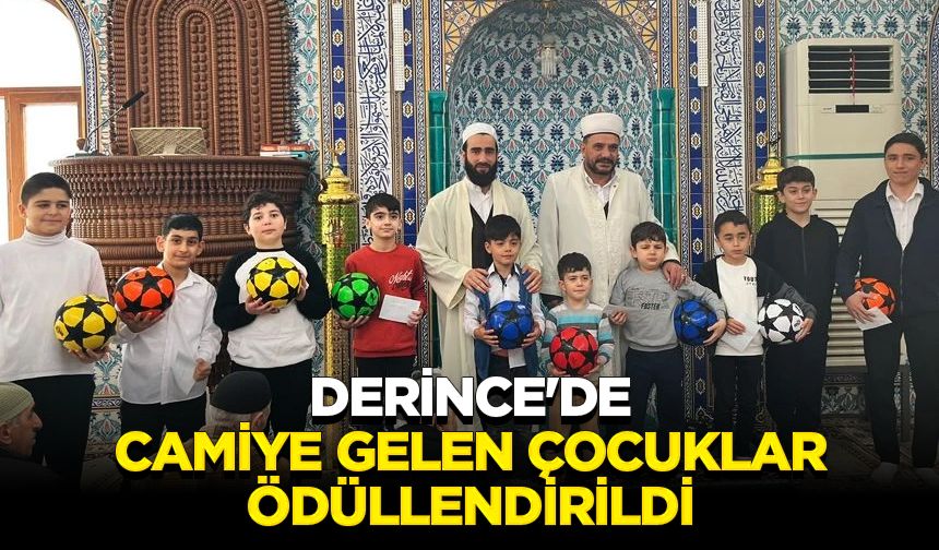 Derince'de camiye gelen çocuklar ödüllendirildi