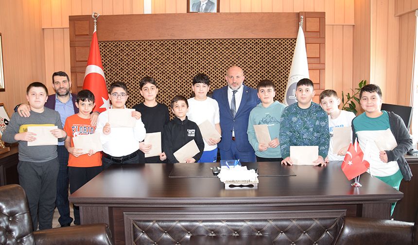 Kılıçbay: Kur'an-ı Kerim hafızlara emanettir