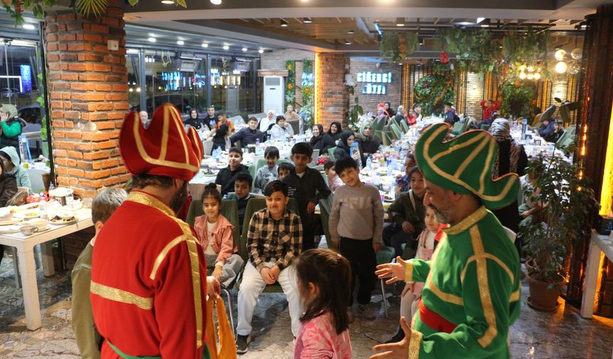 Karaköprü'de yetimler için özel program düzenlendi