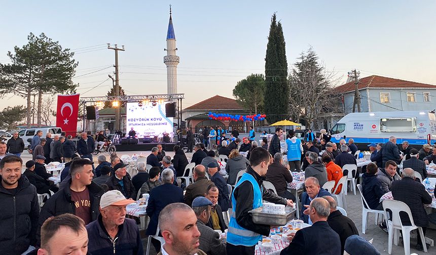 Kozyörük'de sokaklara kurulan iyilik sofraları gönülleri birleştirdi