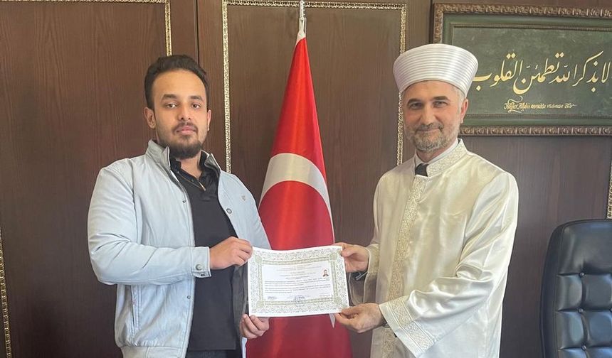 Hindistanlı Cheema İstanbul'da Müslüman oldu