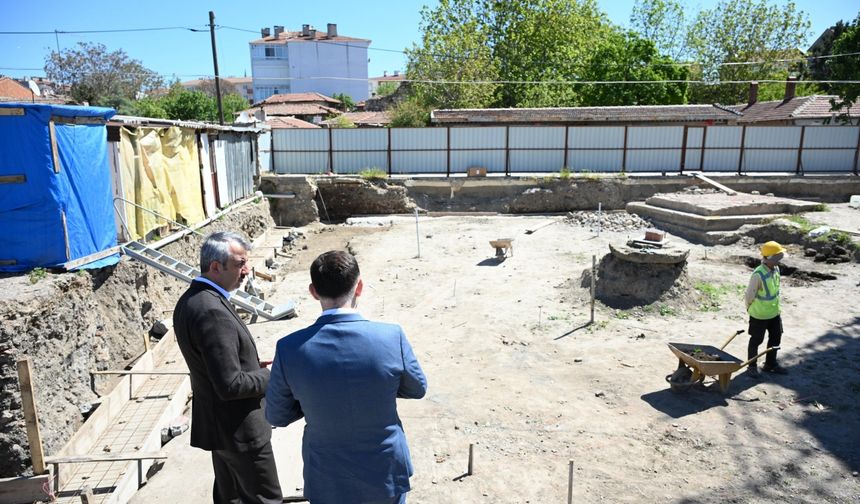 Edirne'de günümüze sadece minaresinin yarısı ulaşan Şeyh Şüceaddin Camisi'nin onarımı sürüyor