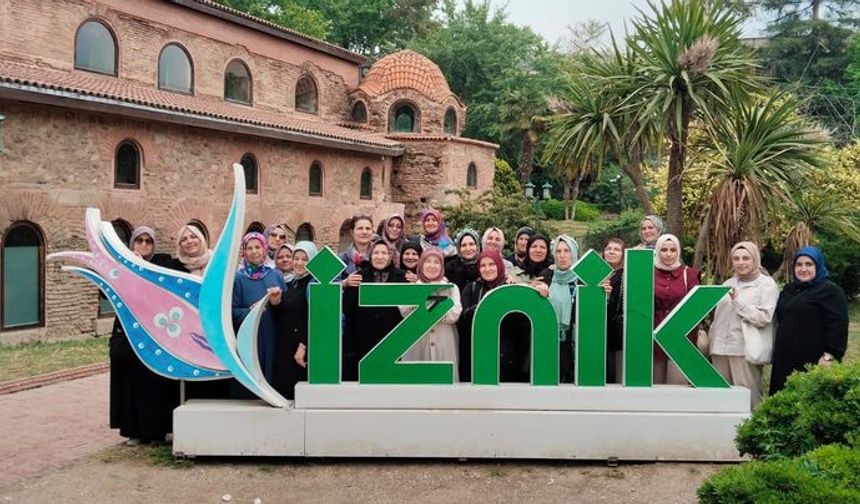 Gençler İznik'te tarih ve kültür gezisinde buluştu