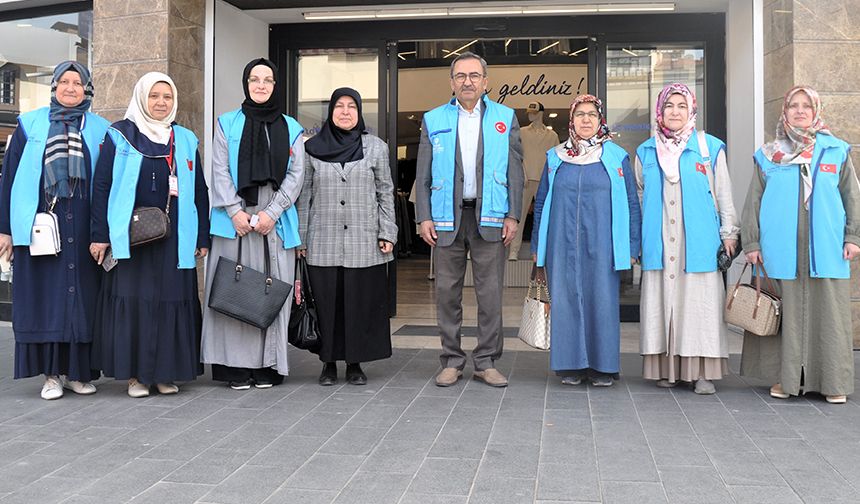 Balıkesir'de çocuklara bayramlık hediye edildi