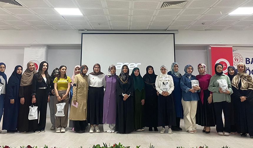 Zarafet Atölyesi mezunlarını verdi