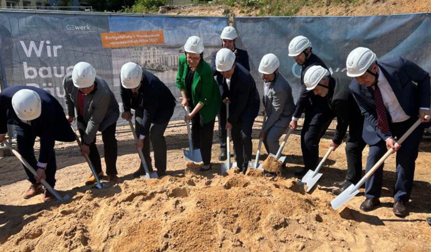 Gießen Merkez Camii'nin temeli atıldı