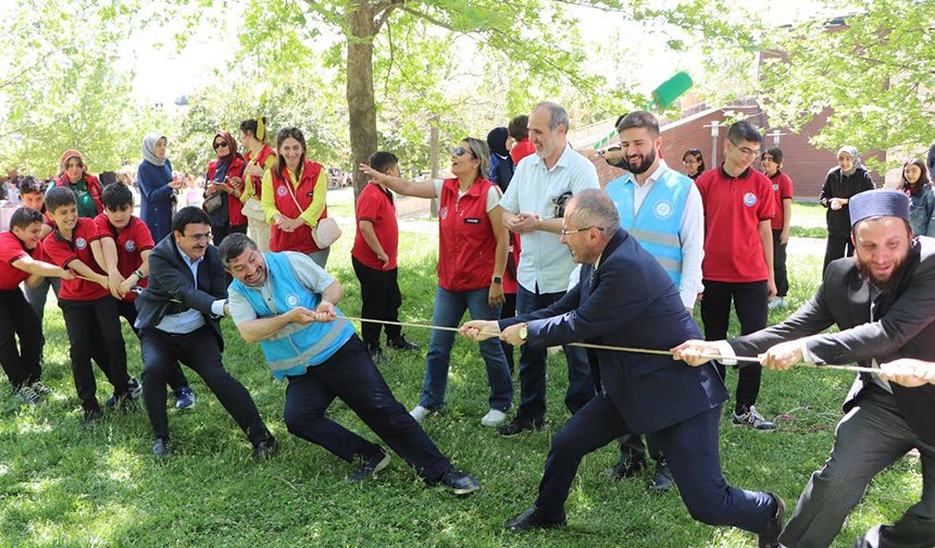 Kültürpark Camii'nde gençlik şenliği düzenlendi
