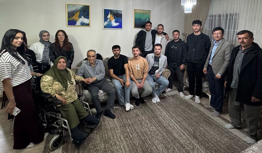 Mudurnu'da gençlerden anlamlı ziyaret
