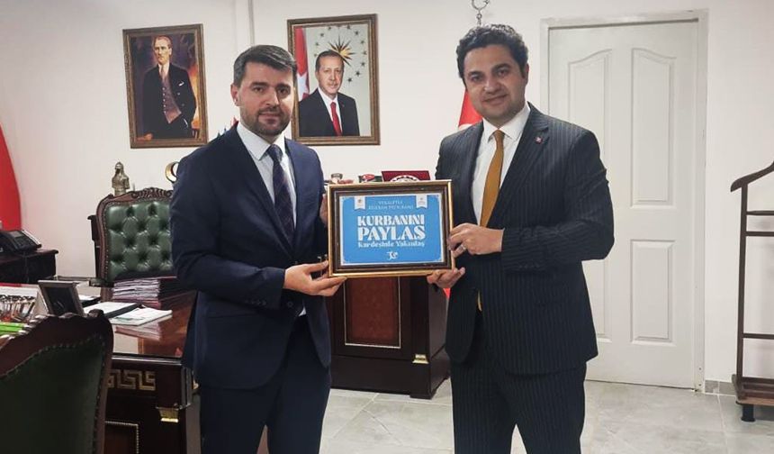 Gölbaşı Kaymakamı Seyhan, kurbanını TDV'ye emanet etti