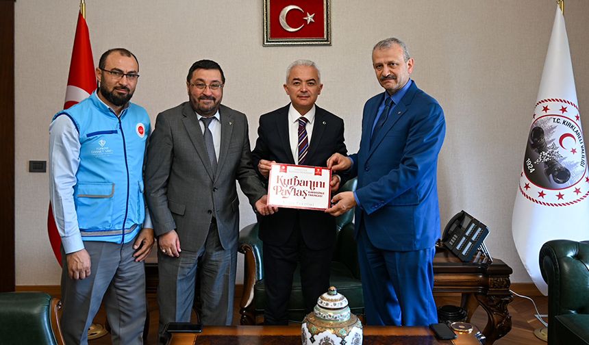 Kırklareli Valisi Turan, kurbanını TDV'ye emanet etti