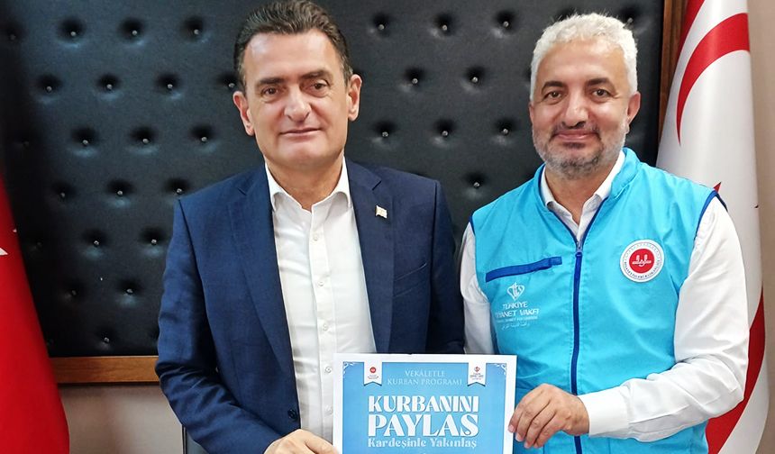 KKTC İçişleri Bakanı Oğuz, kurbanını TDV'ye verdi