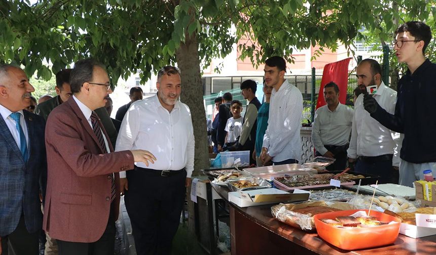 Siirt'te gençler Gazze için kermes açtı