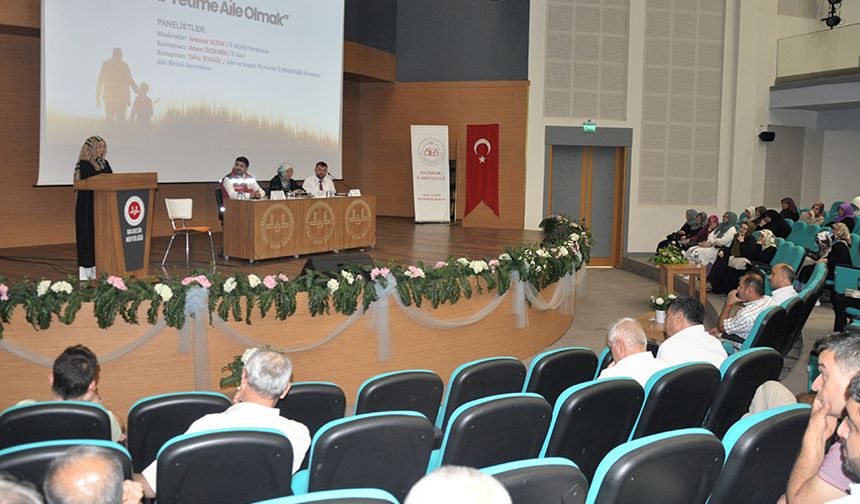 Balıkesir'de yetimlere yuva olma çağrısı yapıldı