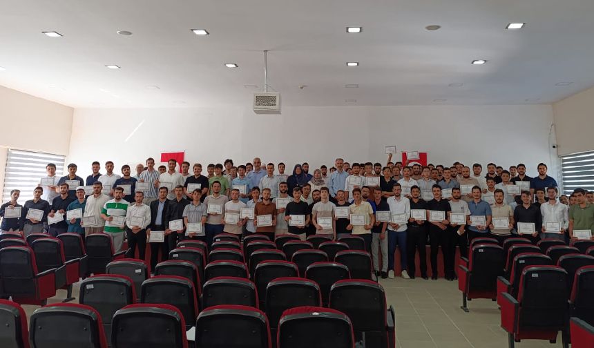 Kastamonu'da aday din görevlileri Baba Okulu'nu tamamladı