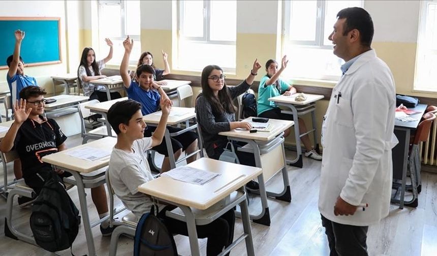 Öğretmenlerin isteğe bağlı yer değiştirme sonuçları açıklandı