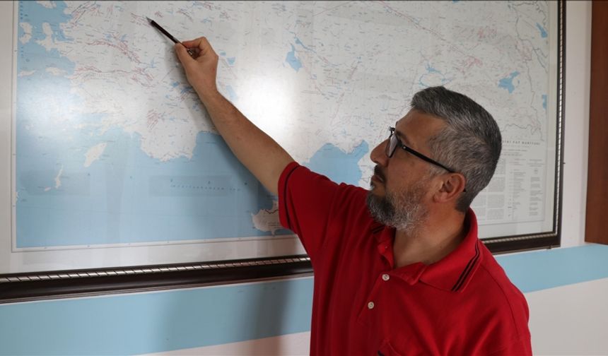 Simav'da son 1,5 ayda yaklaşık 1250 sarsıntı kaydedildi