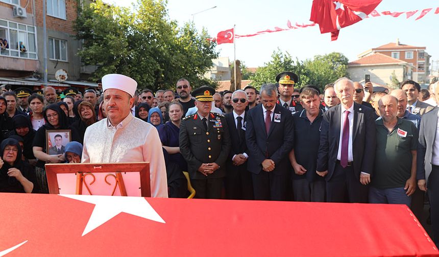 Şehit Üsteğmen Özsu memleketi Edirne'de son yolculuğuna uğurlandı