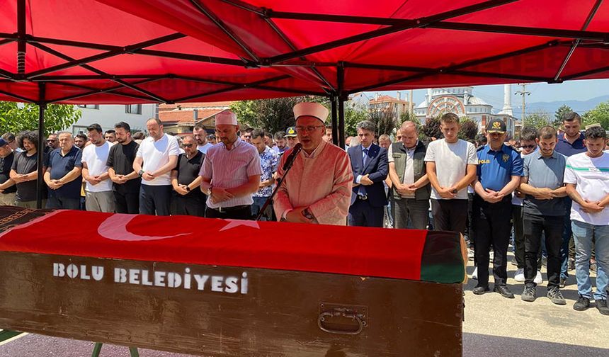 Bursa'daki orman yangınını söndürme çalışmaları sırasında kazada ölen gönüllü Bolu'da defnedildi
