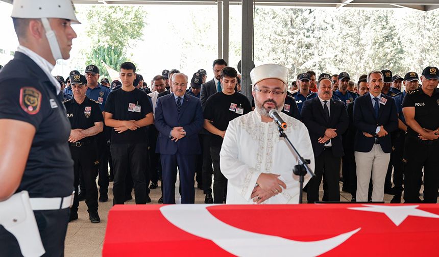 Adana'da görevi başında vefat eden polis memuru defnedildi