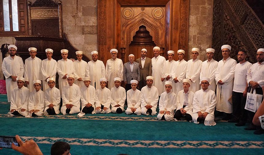 Aksaray'da 21 Hafız mezuniyet heyecanı yaşadı