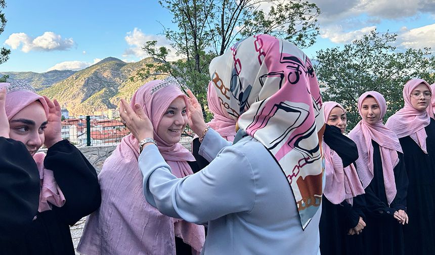 Amasya'da hafızlar taç giydi