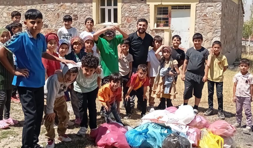 Çaldıran'daki öğrencilerden çevre duyarlılığı