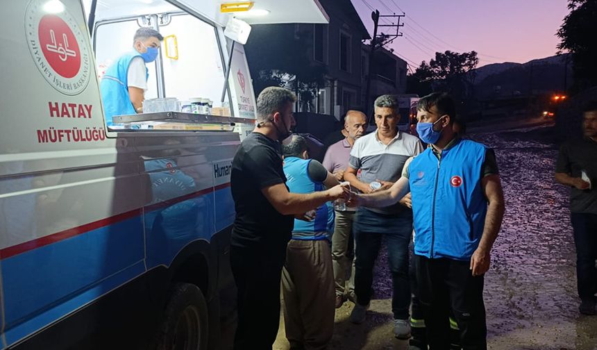 Hatay'da din görevlileri yangın bölgesinde