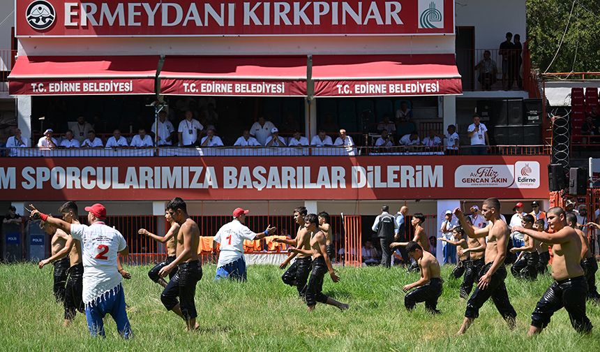 Tarihi Kırkpınar Yağlı Güreşleri başladı