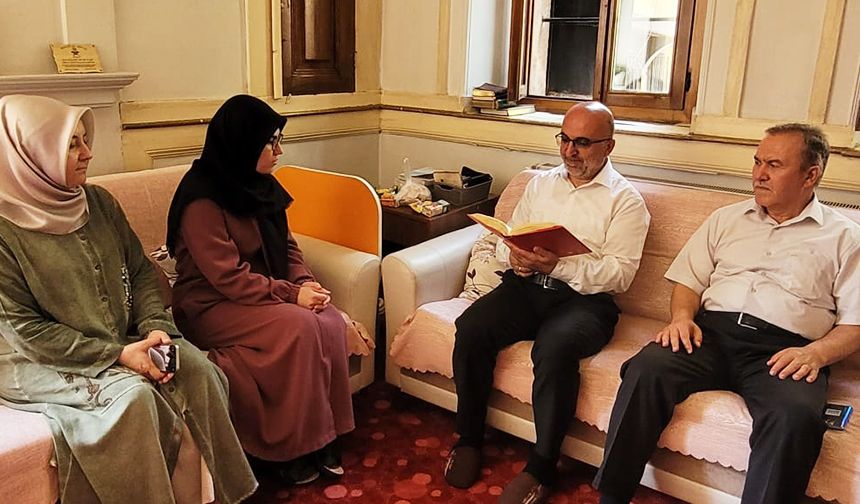 Hidrosefali kadın hafızlık sevinci yaşadı