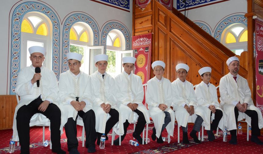 Trabzon'da 7 hafız için icazet töreni düzenlendi