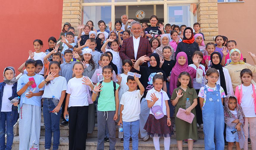 Bayburt'ta öğrenciler bilgide yarıştı