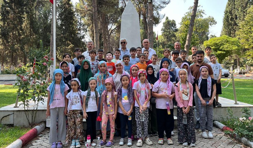 Turgutlu'da Yaz Kur’an Kursu öğrencilerinden şehitlere vefa